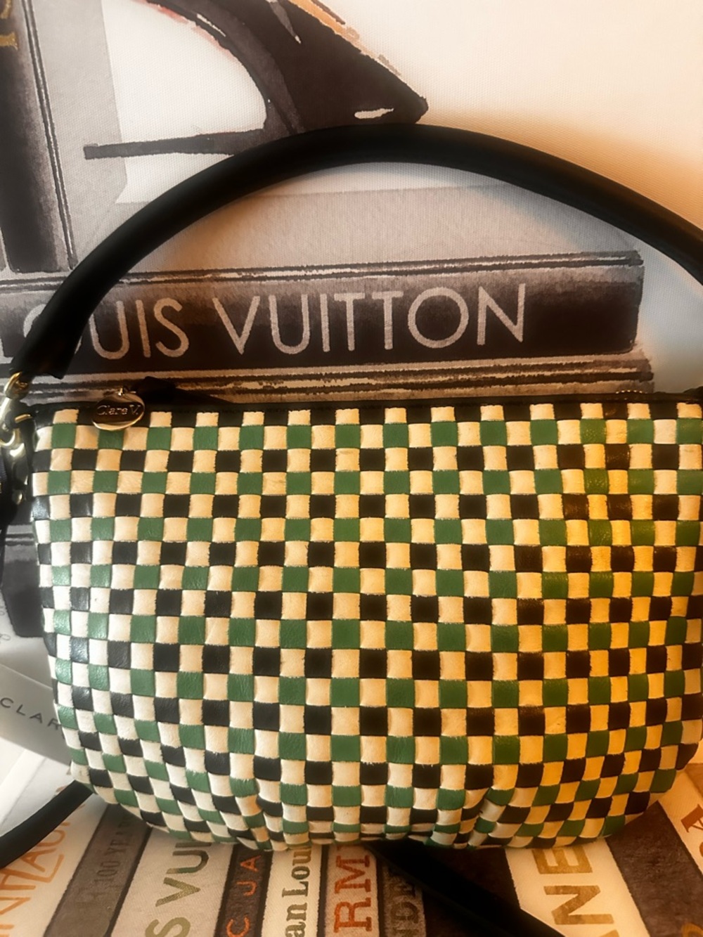 NWT CLARE V. petit moyen messenger bag in green apple - Picture 9 of 9
